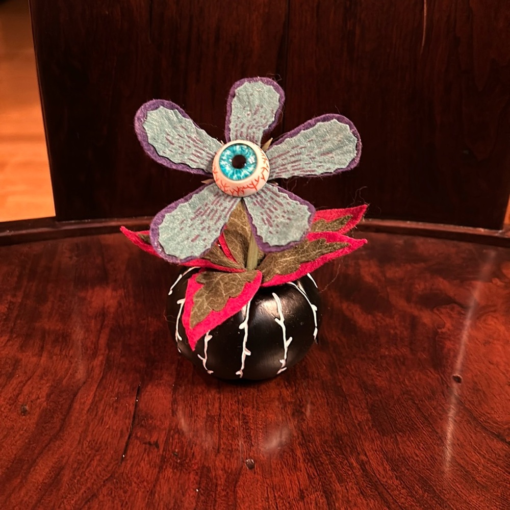 Hyde & Eek Mini Creepy Succulent